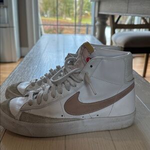 Nike high top women’s size 8.5
